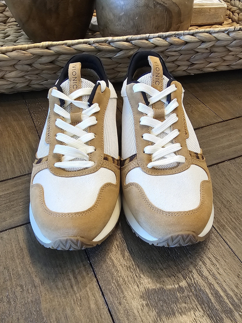 Vionic Women's Orthopedic Tan White Lace-Up Sneakers Women's Sz 8.5 - Picture 2 of 12